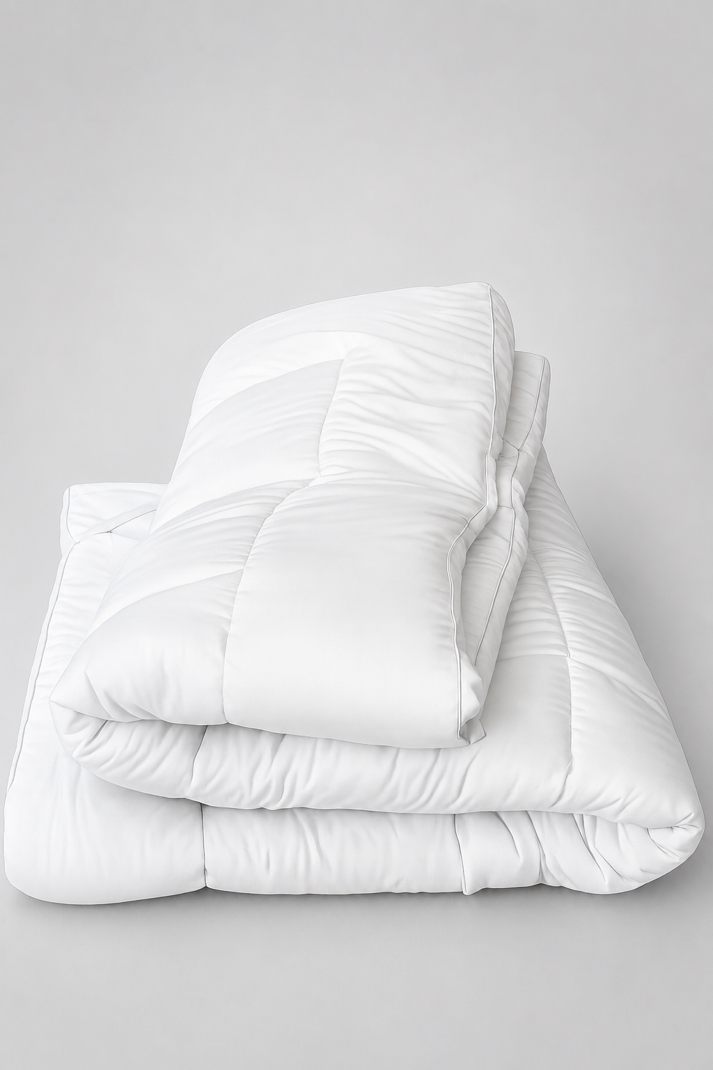 White Queen-size microfiber duvet insert with cotton cover