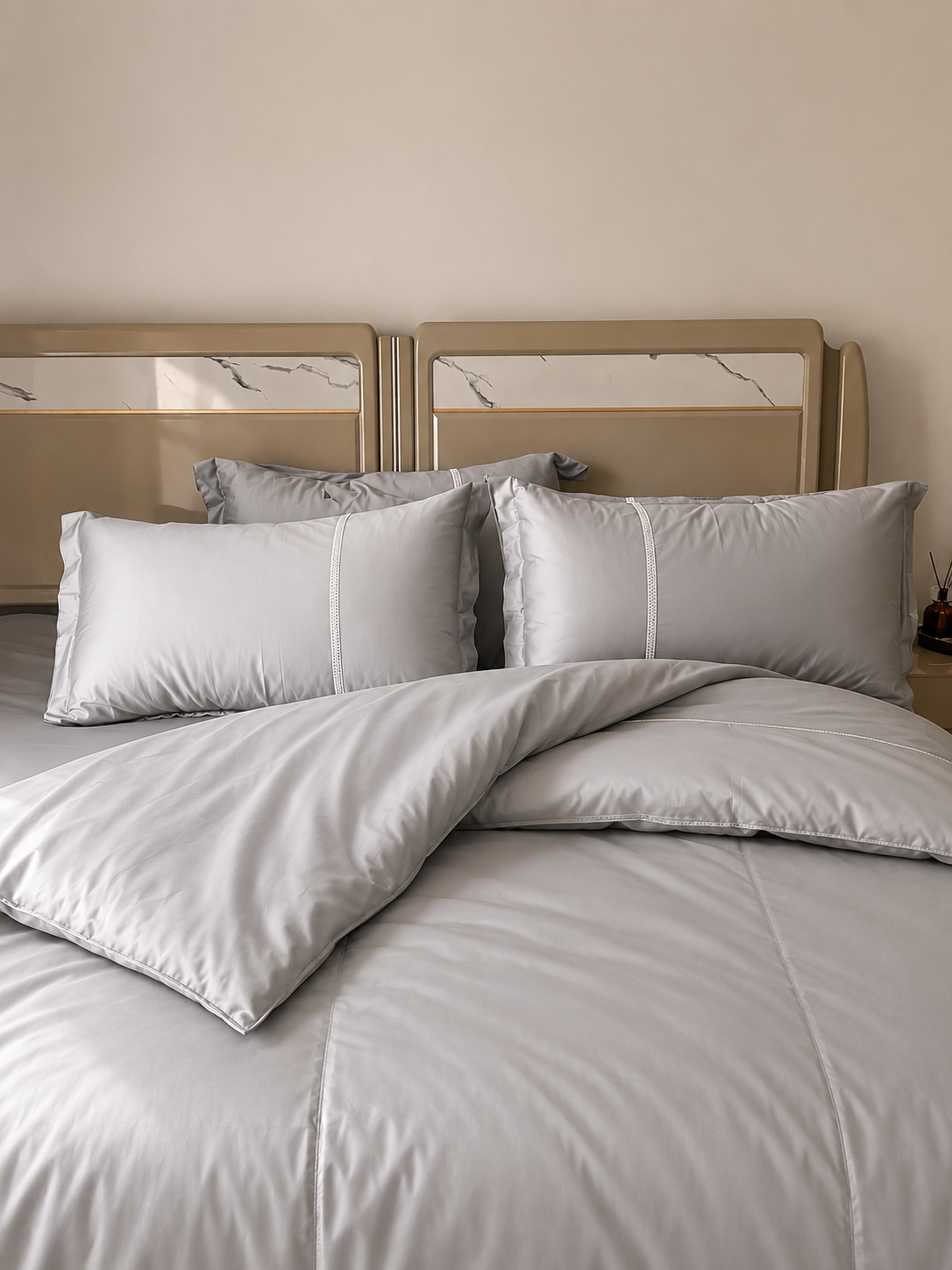 800TC grey queen bedsheet set arranged neatly in a flat lay