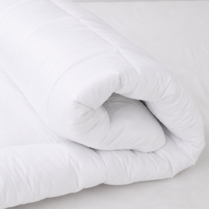White King-size microfiber duvet insert with cotton cover